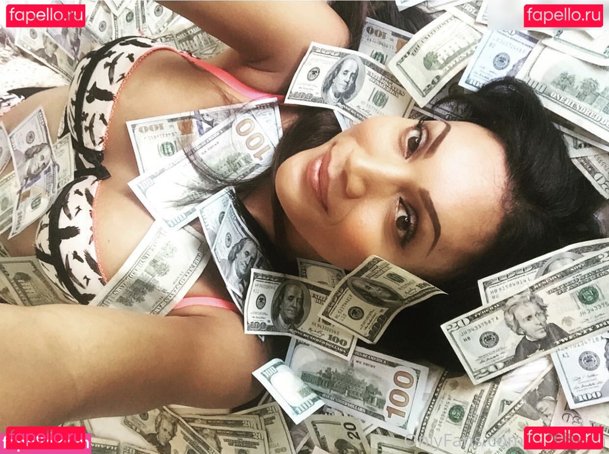 Yasmin Lee / tsyasmin / tsyasminlee Onlyfans Photo Gallery 