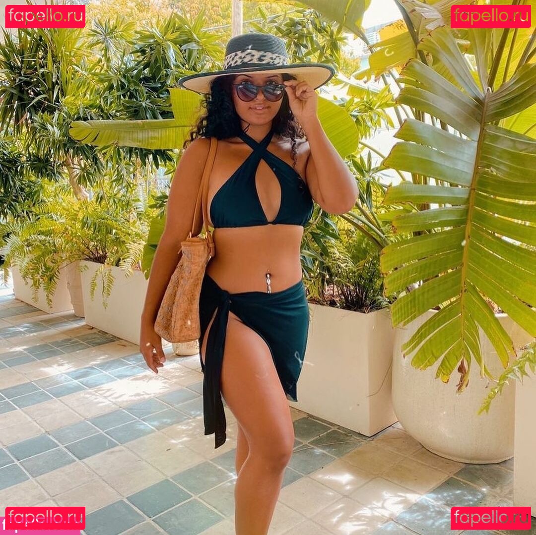 Chloe Alexander / chloealxander / xxxchloealexxx Onlyfans Photo Gallery 