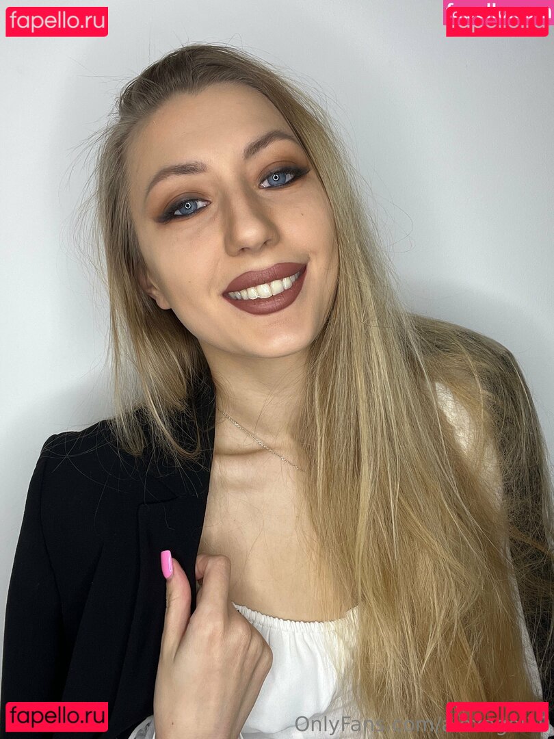 alexagol19 Onlyfans Photo Gallery 