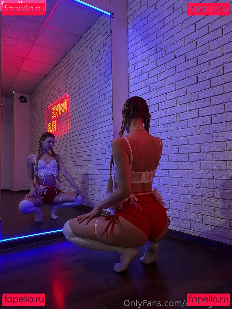 alexagol19 Onlyfans Photo Gallery 