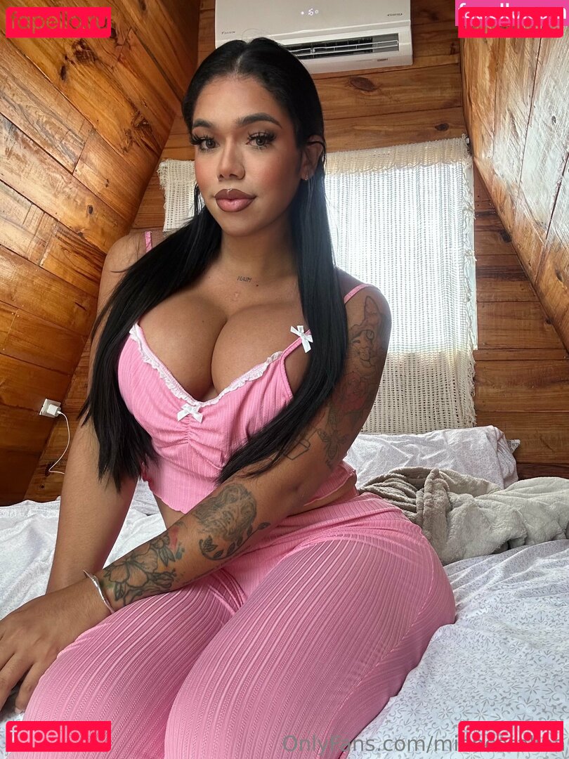 MiahCatalina / miahcatali Onlyfans Photo Gallery 