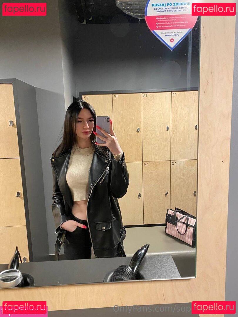 sophiaabelow / sophie.abelow