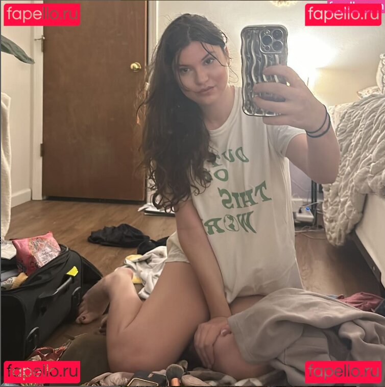 Cherrykissox / carolynkristina Onlyfans Photo Gallery 