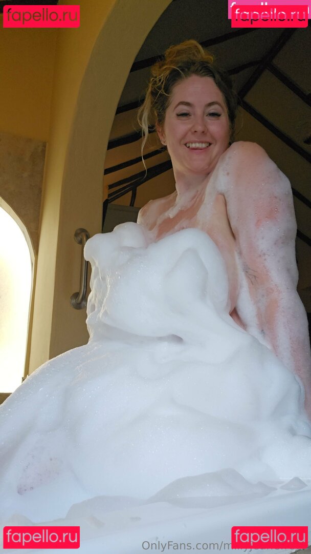 millyjeanefreee / millyjeanexo Onlyfans Photo Gallery 