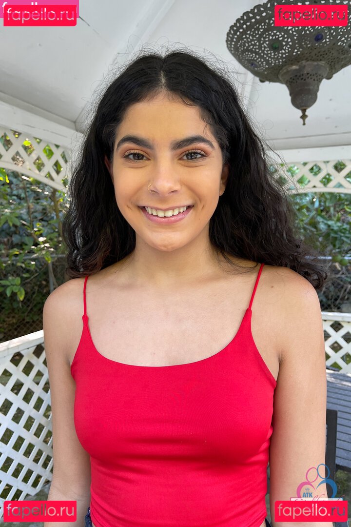 Angel Gostosa / starcr0ssangel / starcrossedangel Onlyfans Photo Gallery 