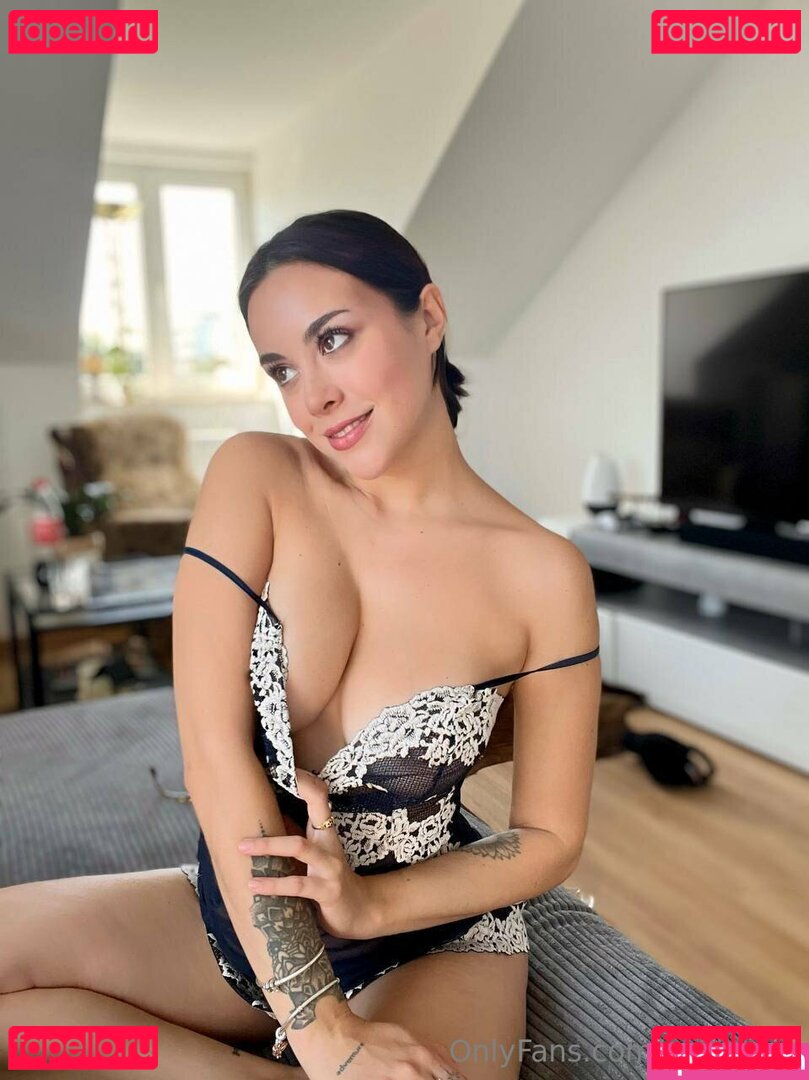 latinasofiaa / sofilatina / sofilatina.de Onlyfans Photo Gallery 