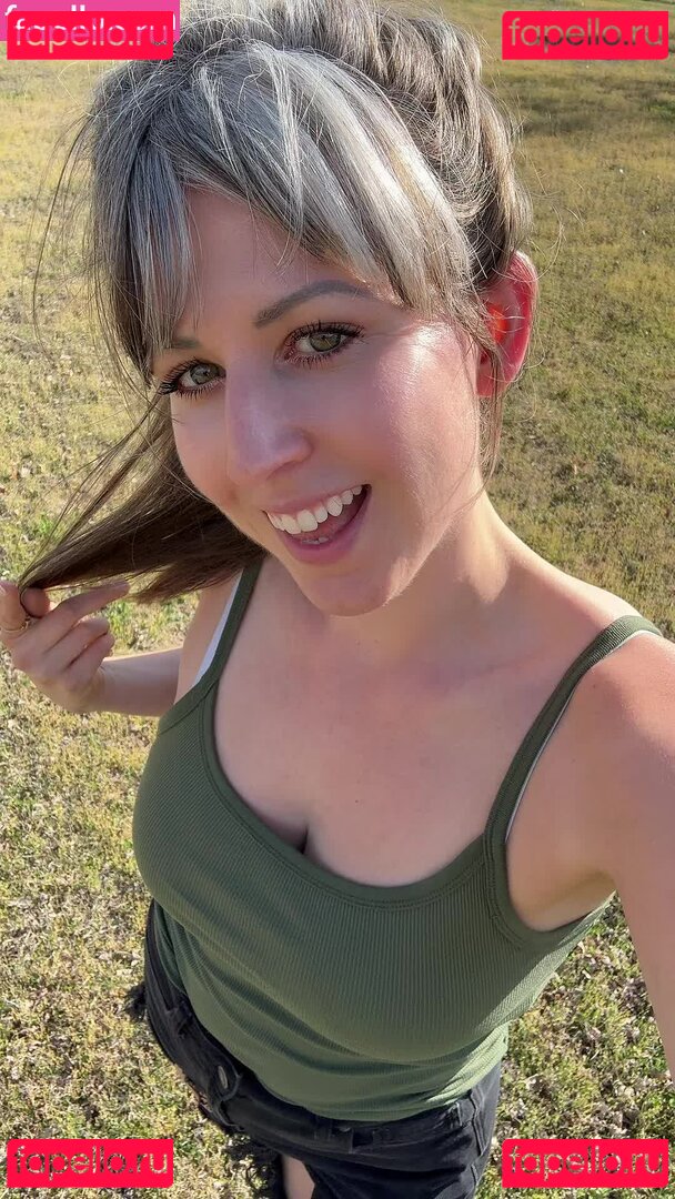 Grlnxtdoor111 / girlnxtdoor111 Onlyfans Photo Gallery 