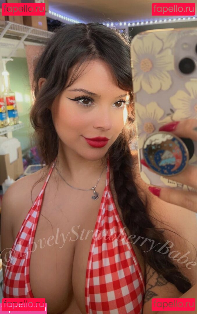 lovelystrawberrybabe Onlyfans Photo Gallery 