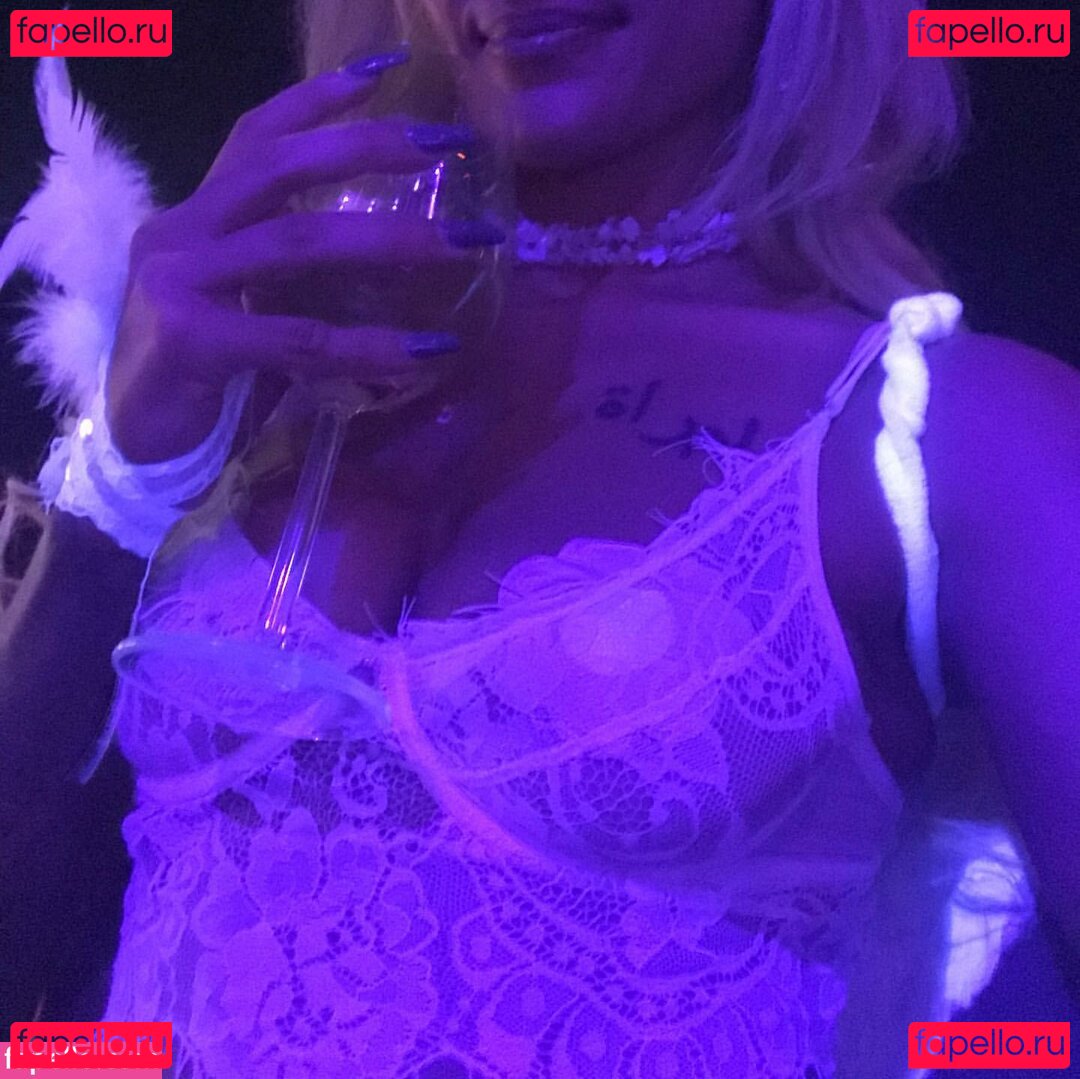 Stephanie Adele / https: / sadelesthesiren Onlyfans Photo Gallery 