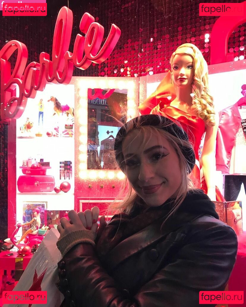 Stephanie Adele / https: / sadelesthesiren Onlyfans Photo Gallery 