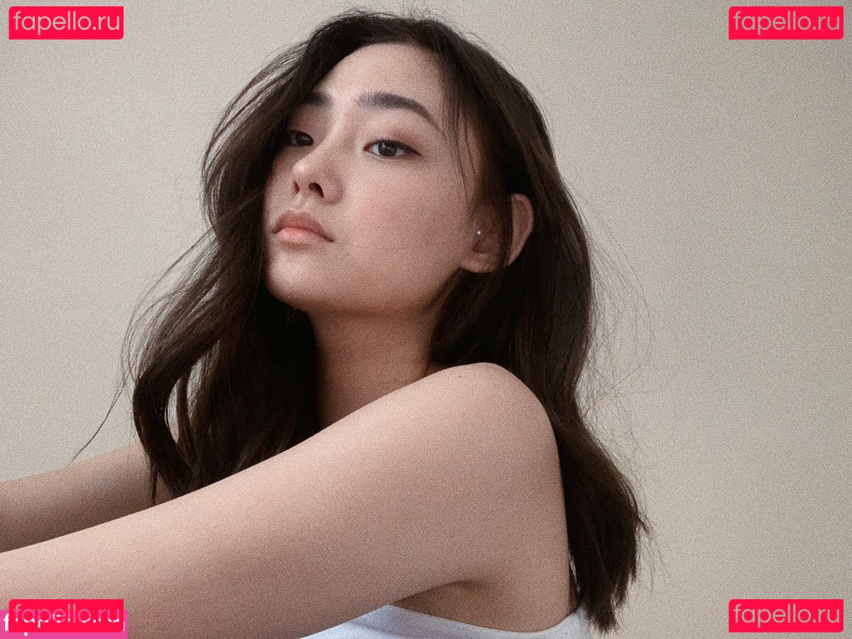 Esther Lee / esblee / esblee2 / goodie_isabelle Onlyfans Photo Gallery 