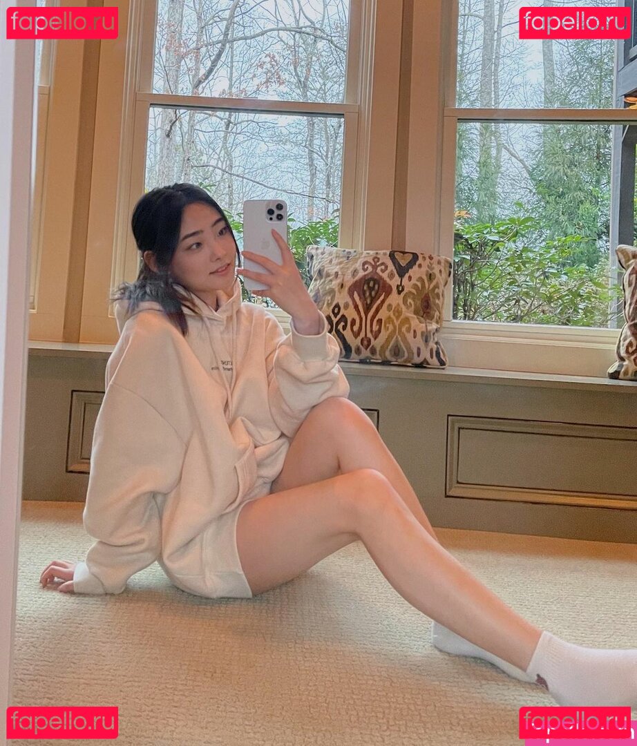 Esther Lee / esblee / esblee2 / goodie_isabelle Onlyfans Photo Gallery 