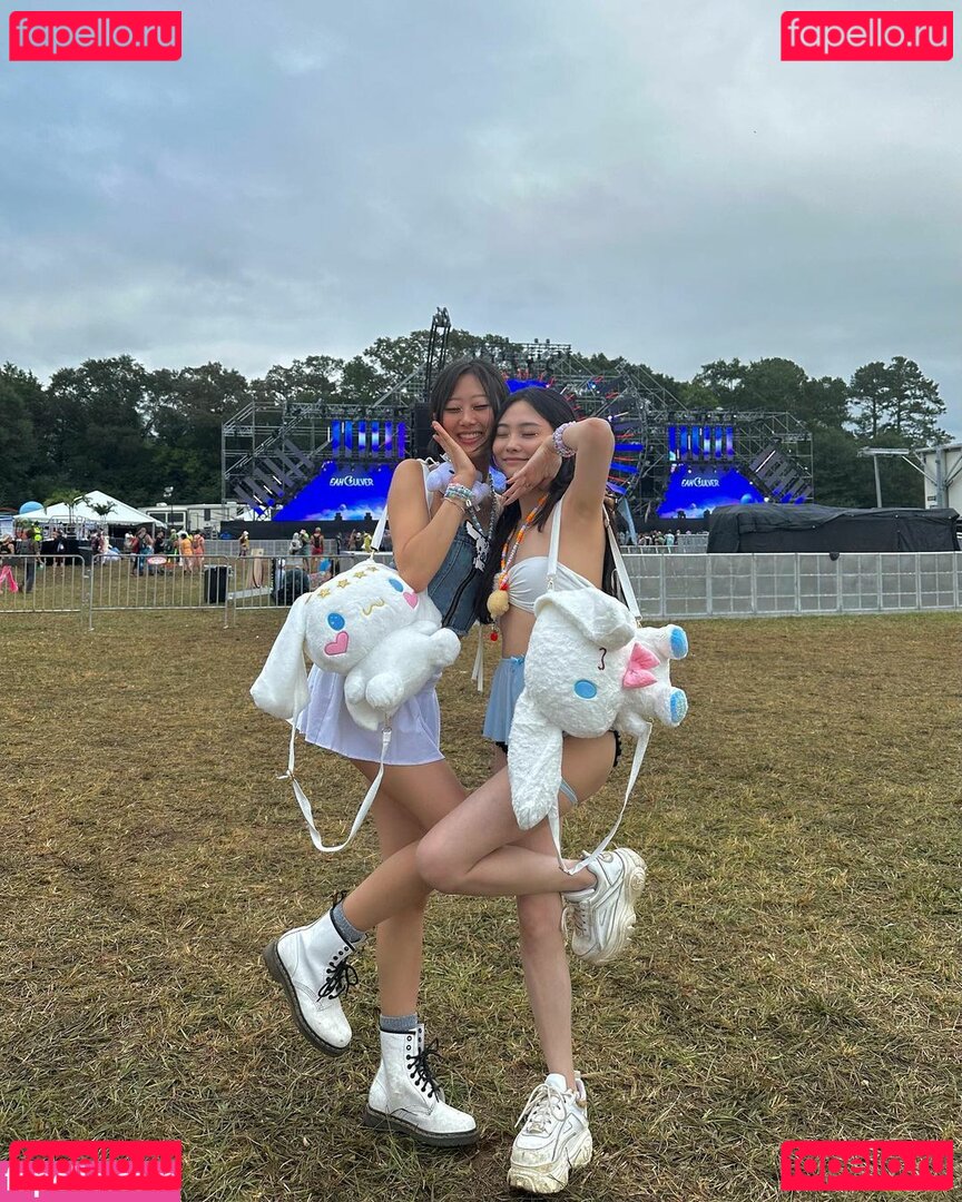 Esther Lee / esblee / esblee2 / goodie_isabelle Onlyfans Photo Gallery 