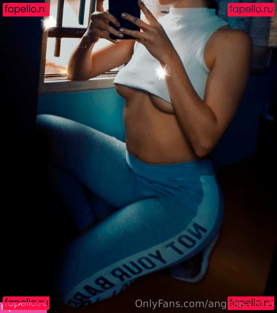 angelinaroig / anggereghty Onlyfans Photo Gallery 