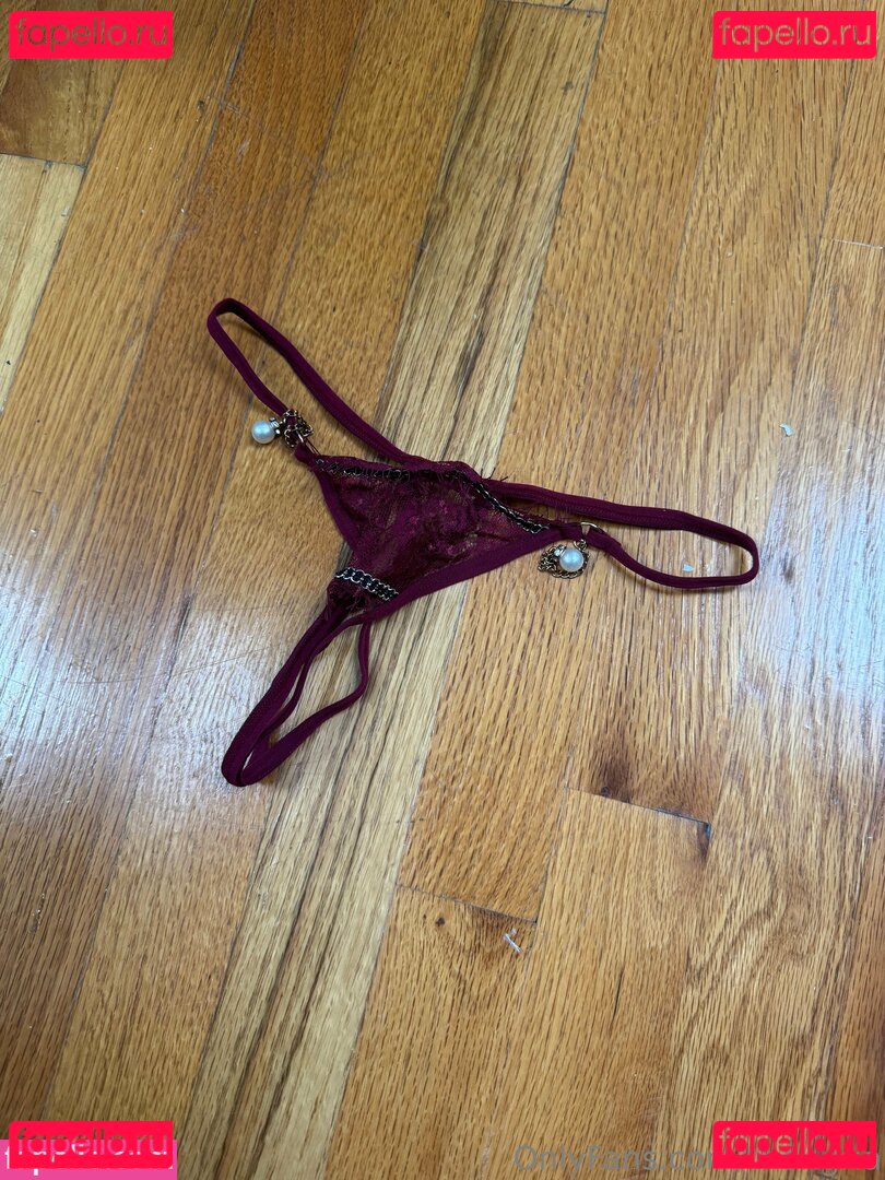 Thongria / Zoë Ligon Onlyfans Photo Gallery 