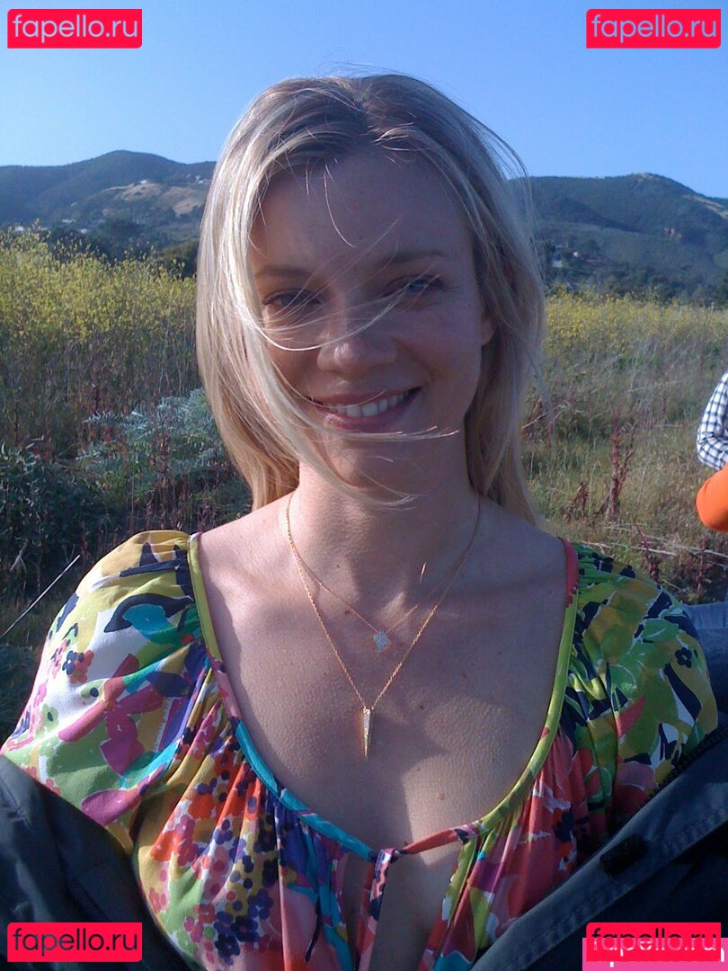 Amy Smart Onlyfans Photo Gallery 