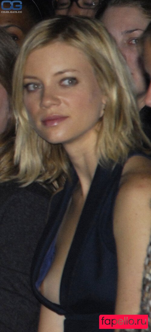 Amy Smart Nude Onlyfans Photo 15