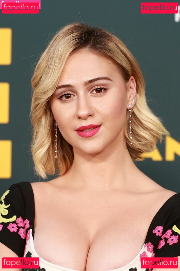 Maria Bakalova / mariabakalovaofficial Onlyfans Photo Gallery 