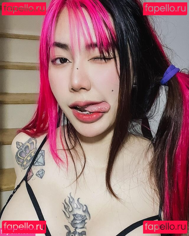 Irenkampong1 / ellekampong / iren_me1212 Onlyfans Photo Gallery 