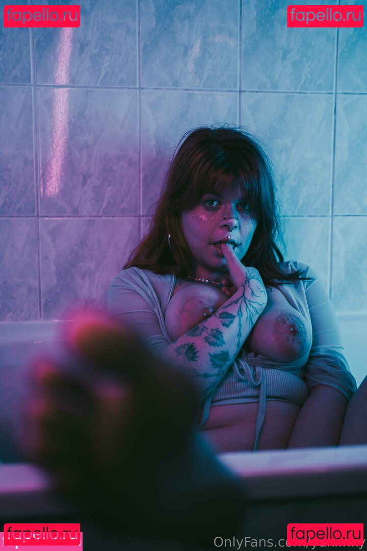 yuki.nky / yuki.nkyy Onlyfans Photo Gallery 