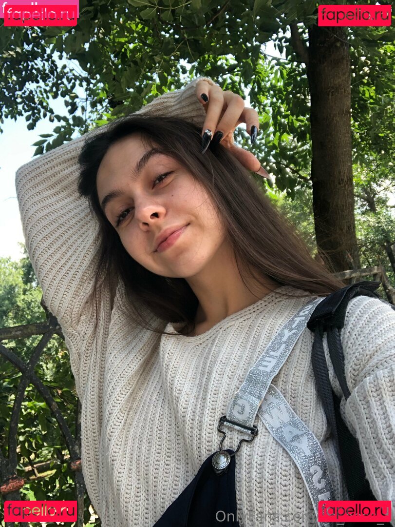 v.vanessa.a / va_ness_a Onlyfans Photo Gallery 