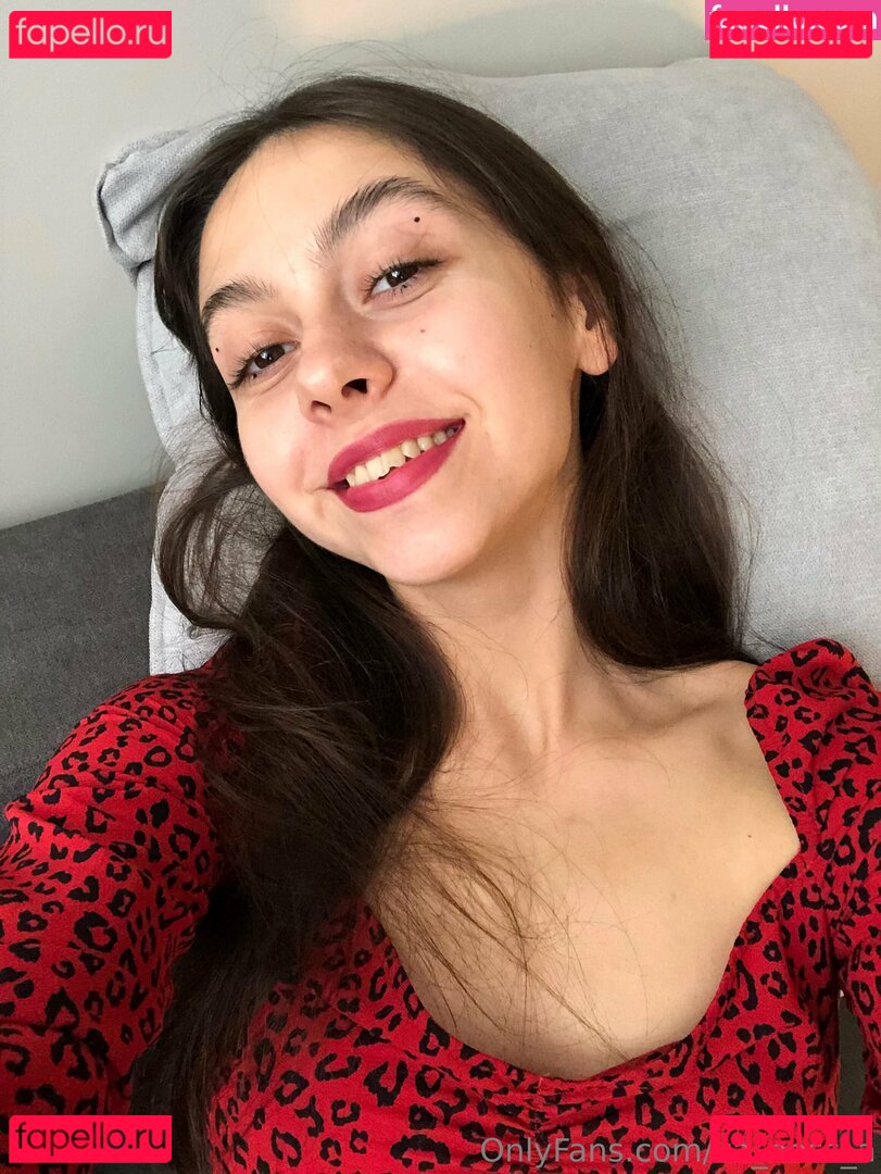 v.vanessa.a / va_ness_a Onlyfans Photo Gallery 