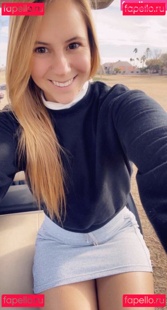 Nicole / adventurebare / your_thighnes Onlyfans Photo Gallery 