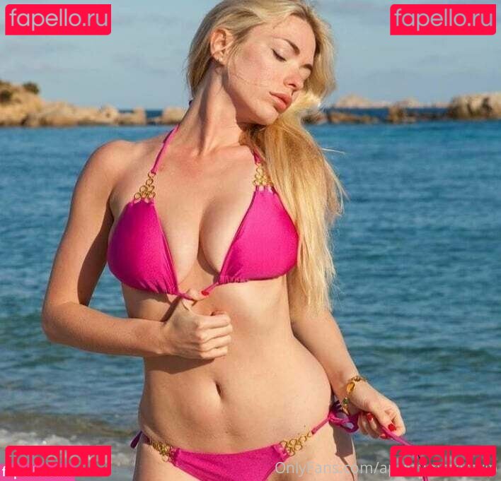 goldenmonkeyyoga / yogatrainervip Onlyfans Photo Gallery 