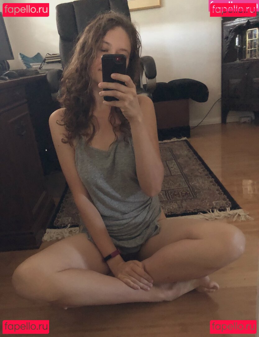 RoxyTall Onlyfans Photo Gallery 