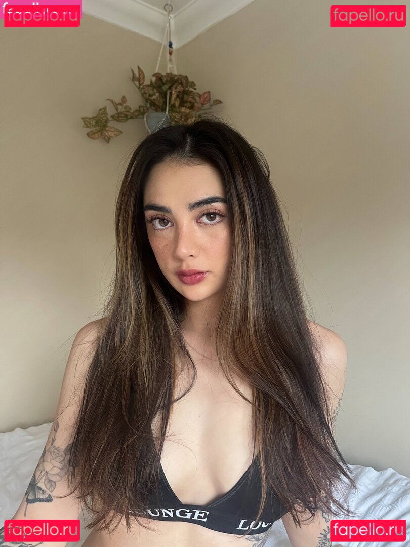 Alyska / alyskaplays / nebraska-w Onlyfans Photo Gallery 