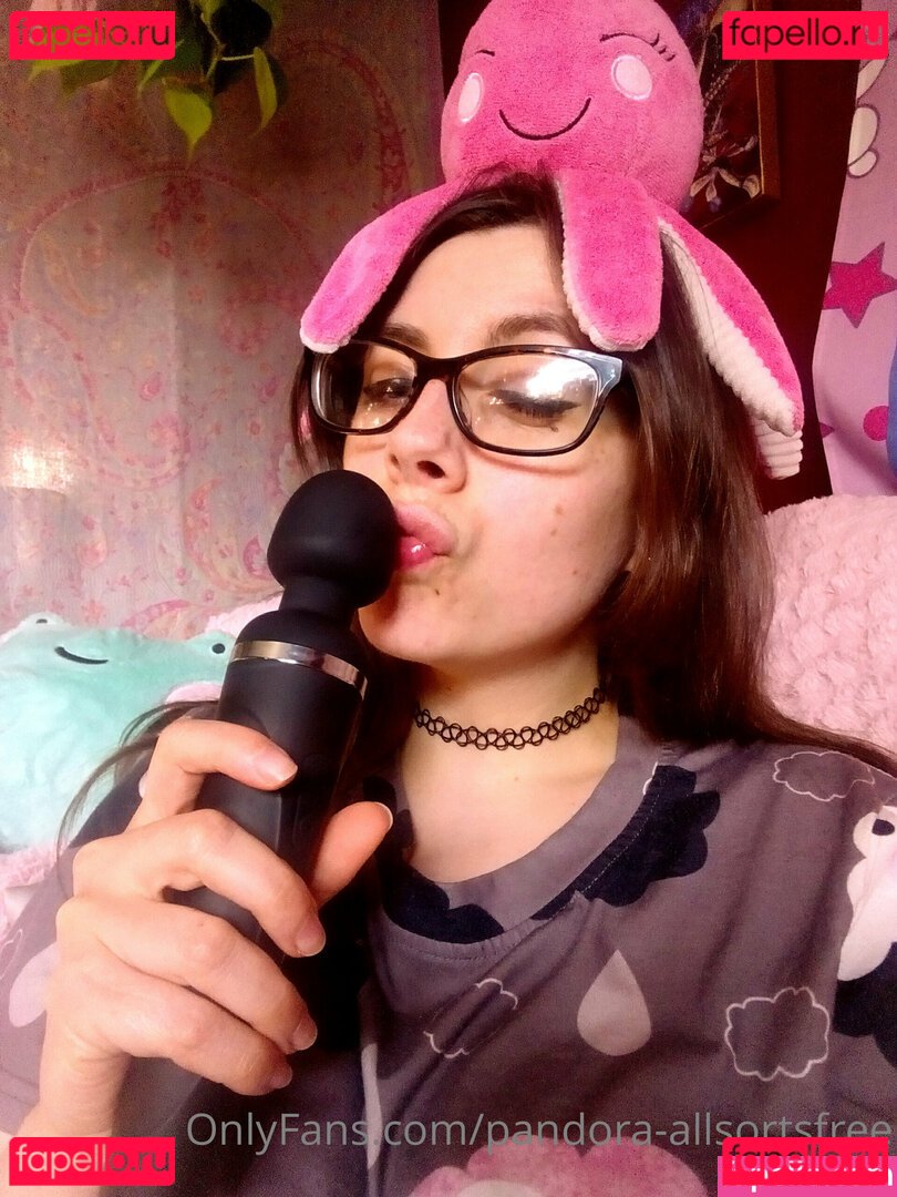 pandora-allsortsfree / theofficialpandora Onlyfans Photo Gallery 