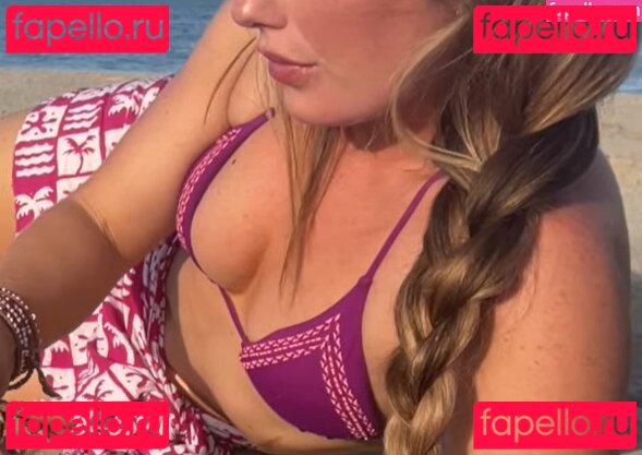 Lil Red Heidi Hood / lilredheidihood / redridinghood Onlyfans Photo Gallery 