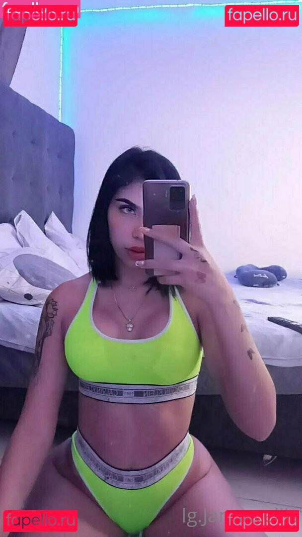 alinacollins / its.alinacollins Onlyfans Photo Gallery 