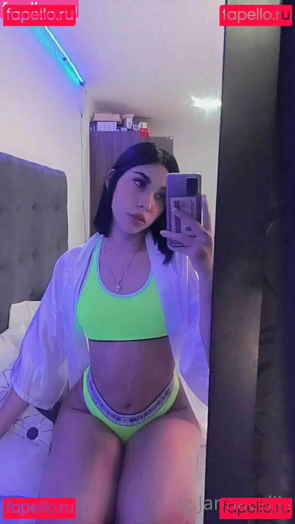 alinacollins / its.alinacollins Onlyfans Photo Gallery 