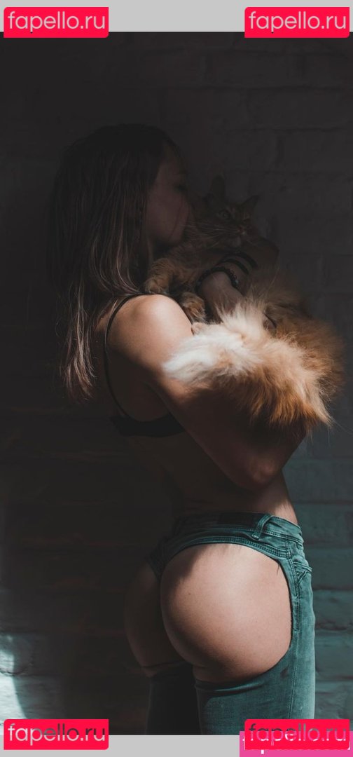 Aline Dessine / __aline.plume__ / aline_dessine / u121584761 Onlyfans Photo Gallery 