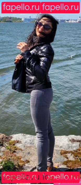 Rebecca Sarker / rebeccasarker Onlyfans Photo Gallery 