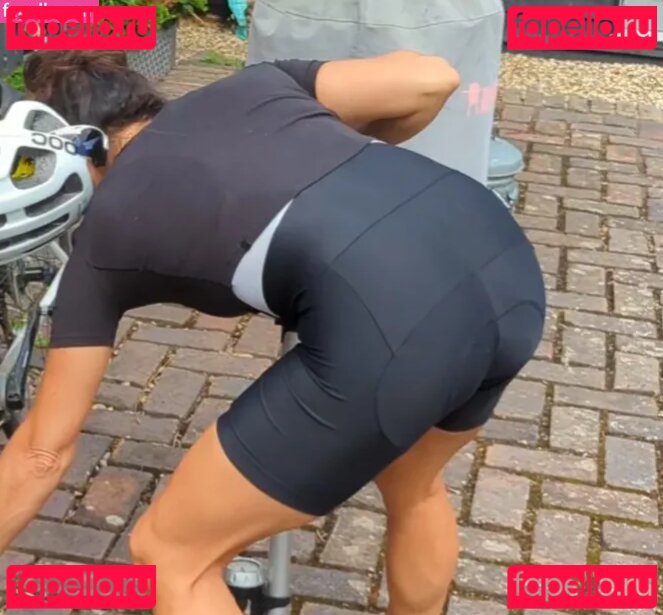 Rebecca Sarker / rebeccasarker Onlyfans Photo Gallery 