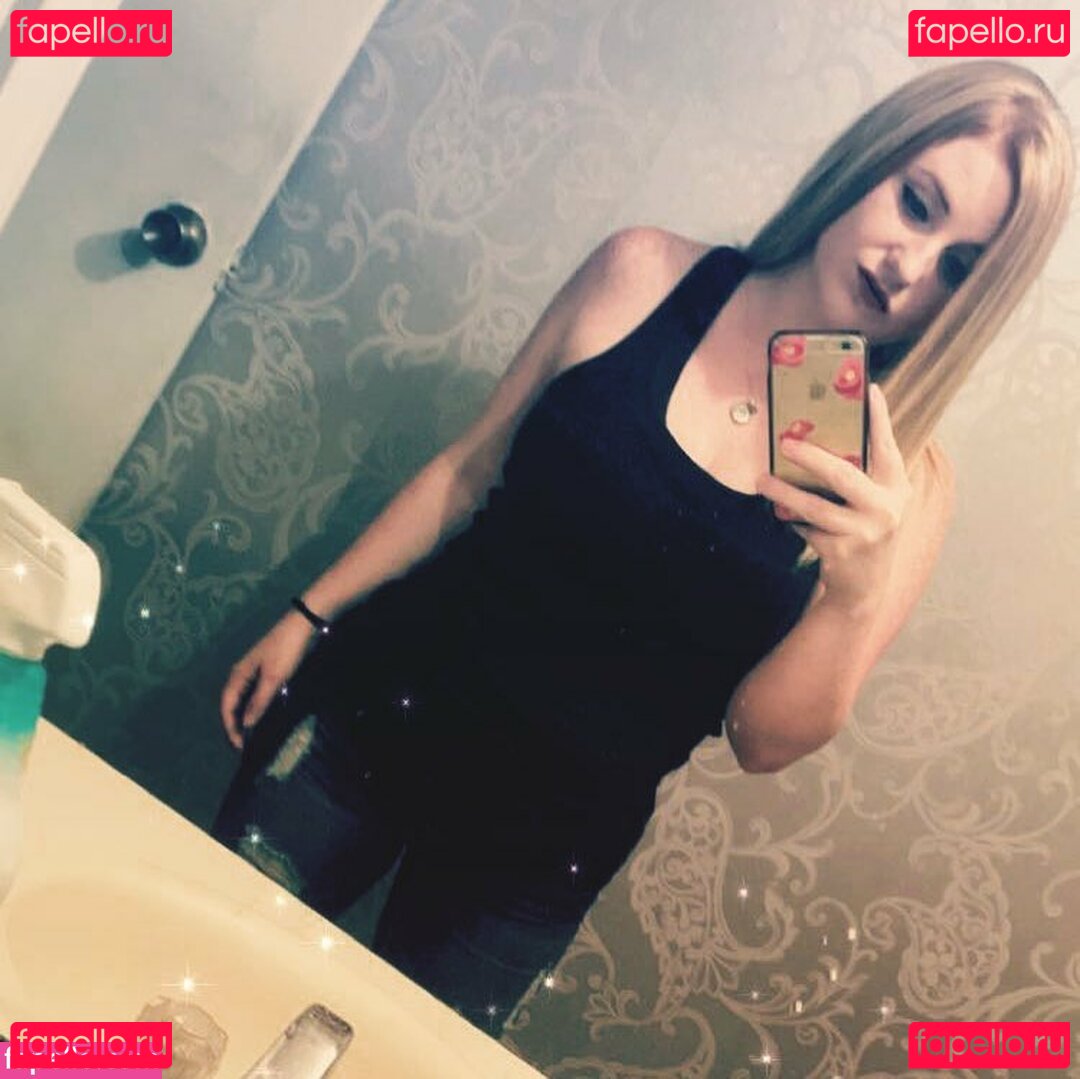 Lauren Baker / Laurenishere93 / https: Onlyfans Photo Gallery 