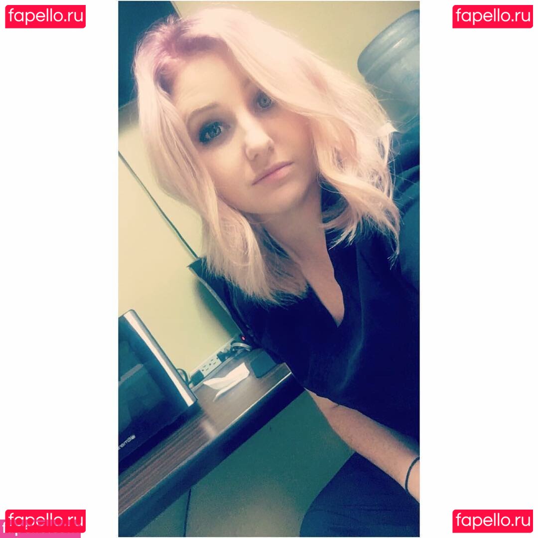 Lauren Baker / Laurenishere93 / https: Onlyfans Photo Gallery 