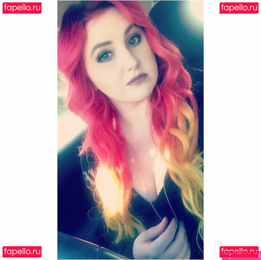 Lauren Baker / Laurenishere93 / https: Onlyfans Photo Gallery 