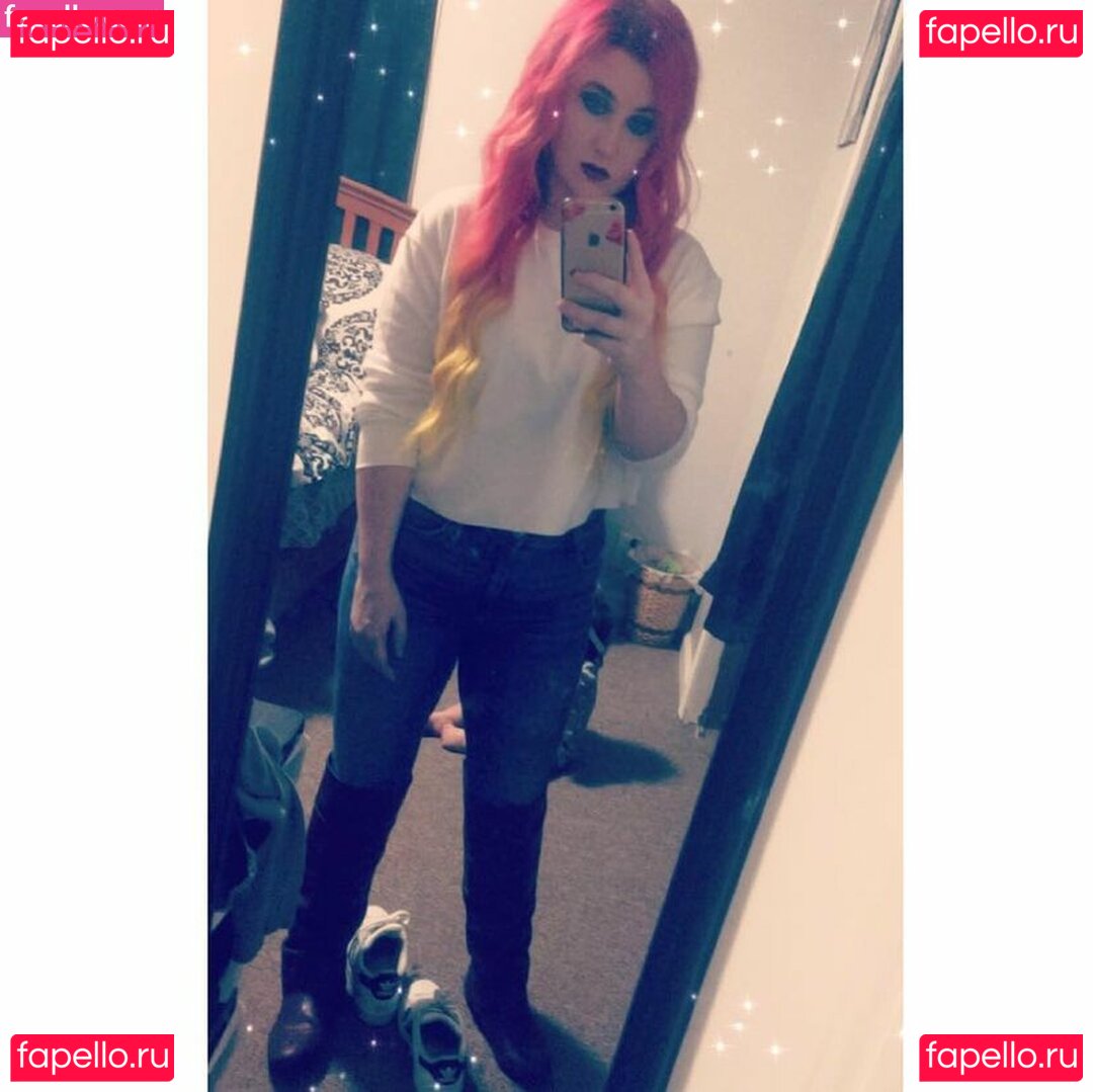 Lauren Baker / Laurenishere93 / https: Onlyfans Photo Gallery 