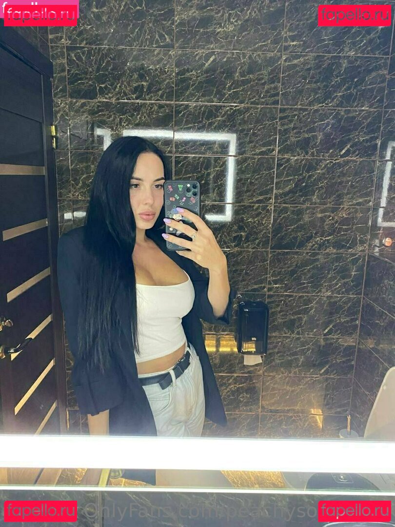 alina_lgray / alinagrey Onlyfans Photo Gallery 