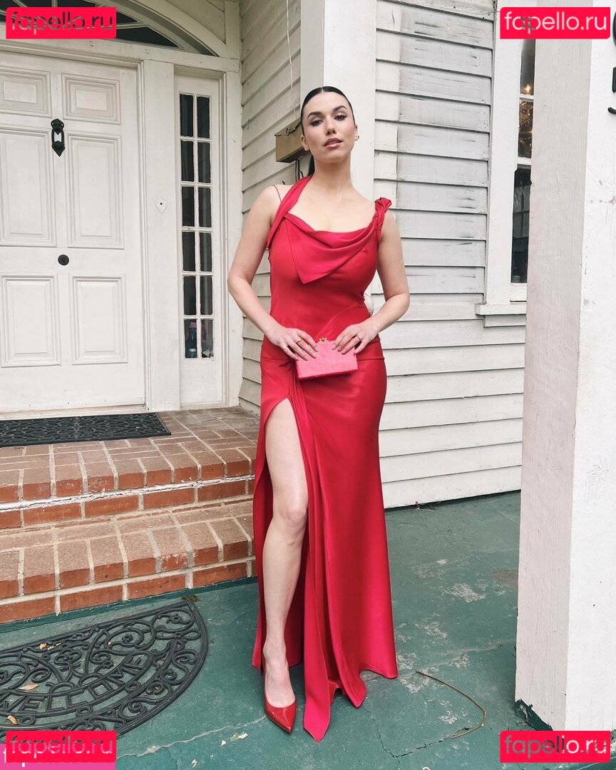 Fulton / Grace Caroline Currey / smoregrace Onlyfans Photo Gallery 