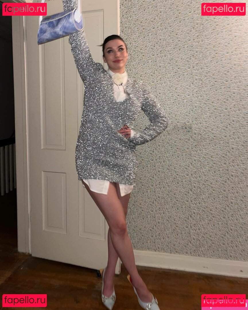 Fulton / Grace Caroline Currey / smoregrace Onlyfans Photo Gallery 