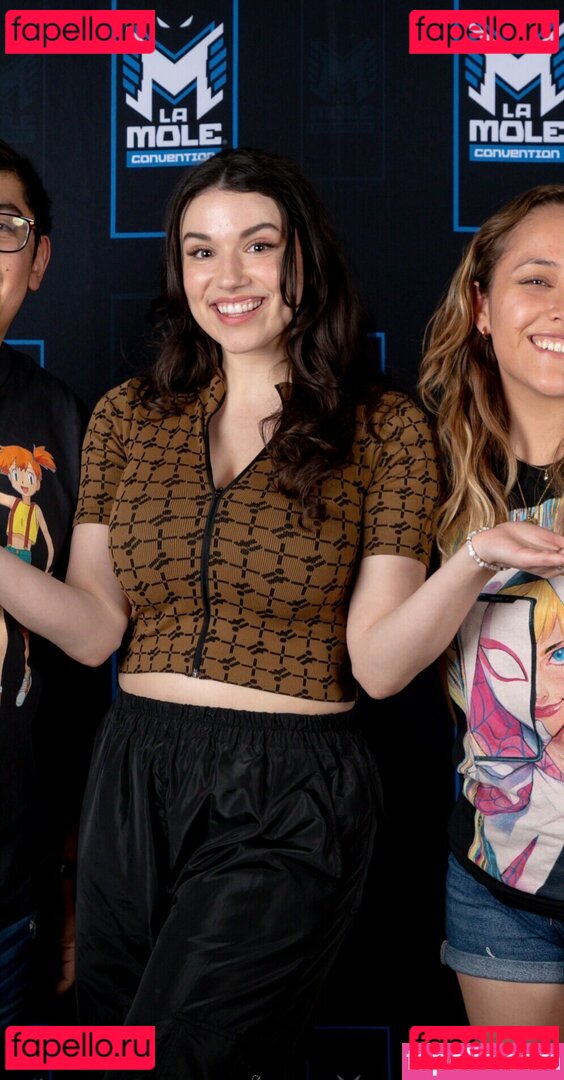 Fulton / Grace Caroline Currey / smoregrace Onlyfans Photo Gallery 