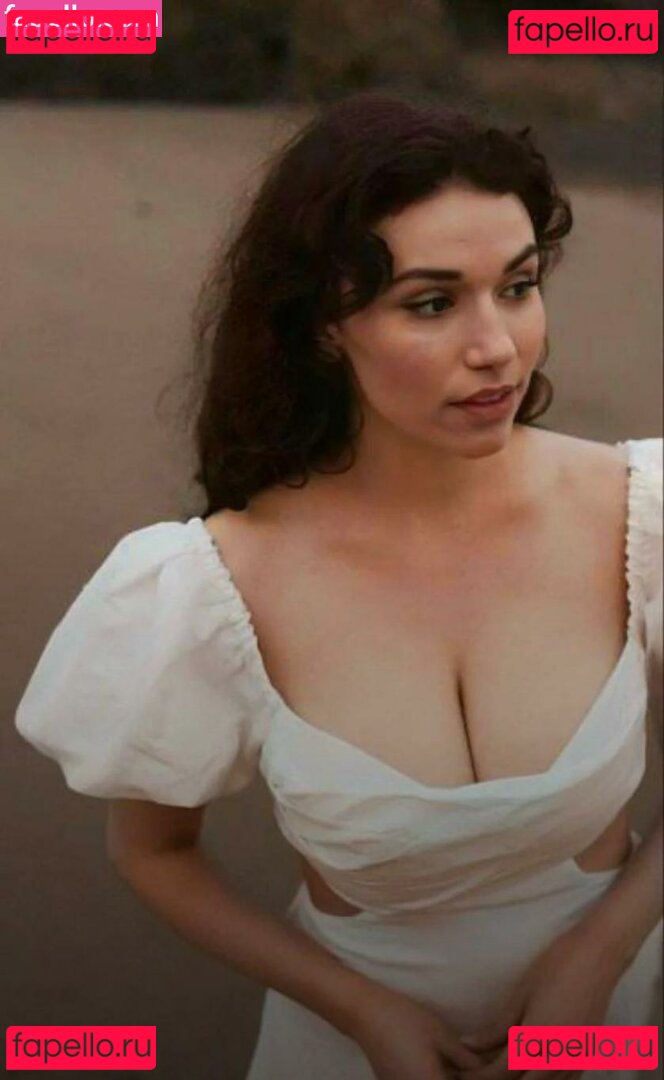 Fulton / Grace Caroline Currey / smoregrace Onlyfans Photo Gallery 