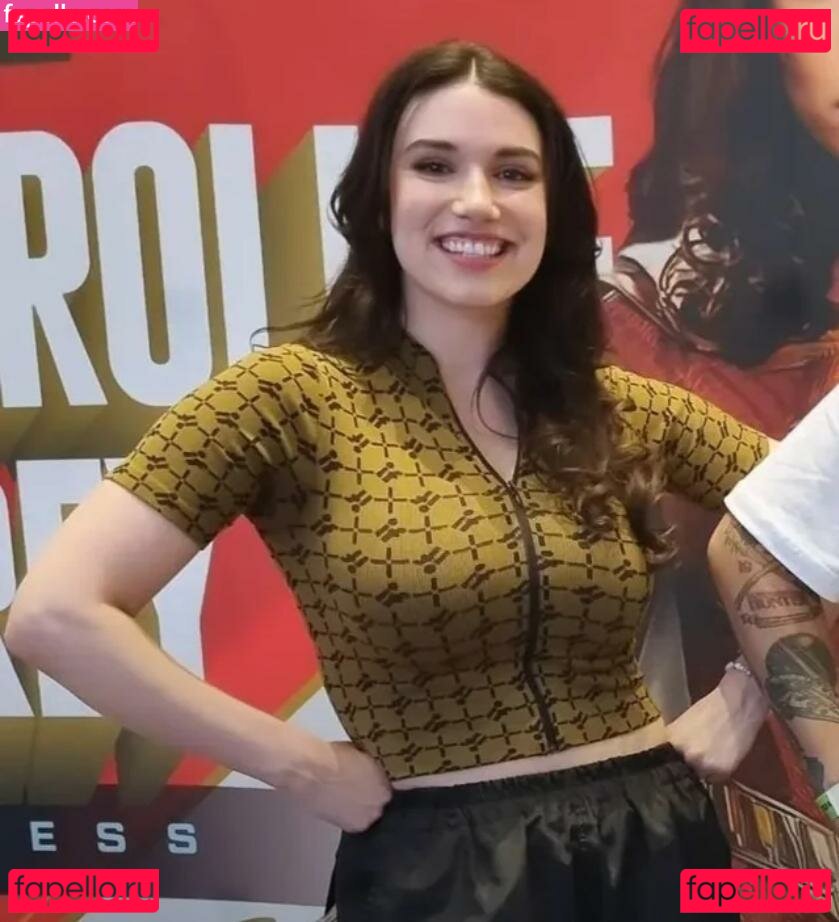 Fulton / Grace Caroline Currey / smoregrace Onlyfans Photo Gallery 