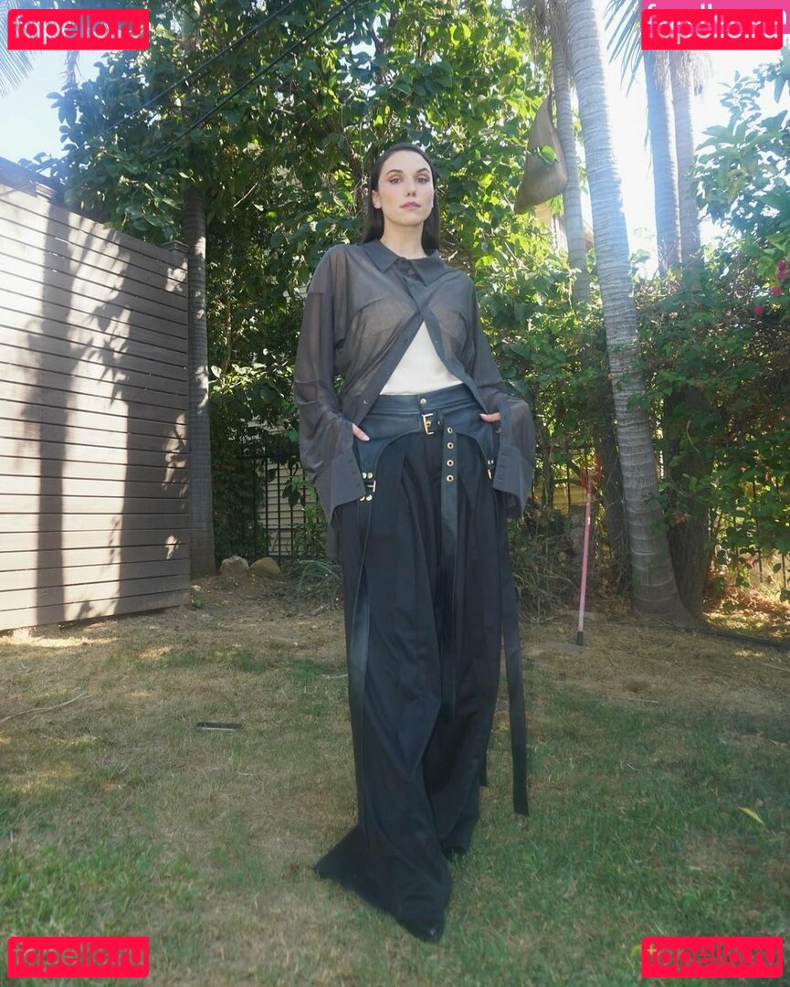 Fulton / Grace Caroline Currey / smoregrace Onlyfans Photo Gallery 