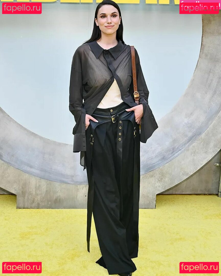 Fulton / Grace Caroline Currey / smoregrace Onlyfans Photo Gallery 