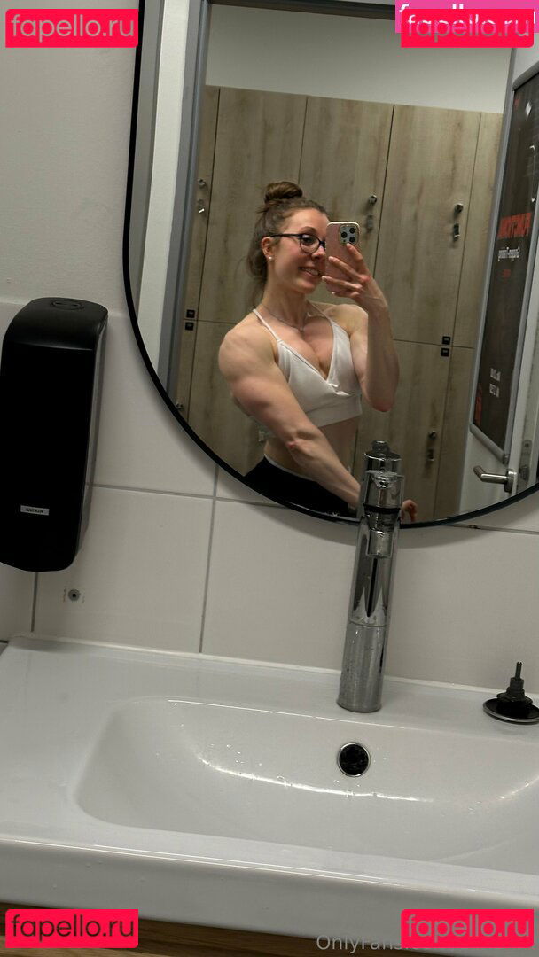 Alina_.wi / alina_wi Onlyfans Photo Gallery 